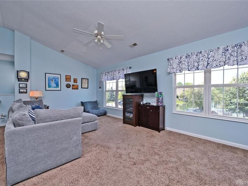 1064 Heritage Green Drive, Monroe, OH 45050 Photo 9