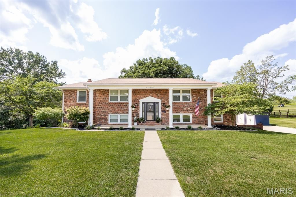 1700 Saint Andrews , O Fallon, IL 62269 Main Photo