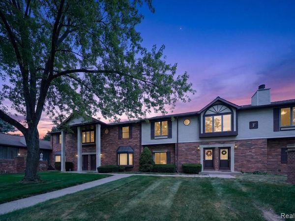 2321 London Bridge Dr Drive, Rochester Hills, MI 48307