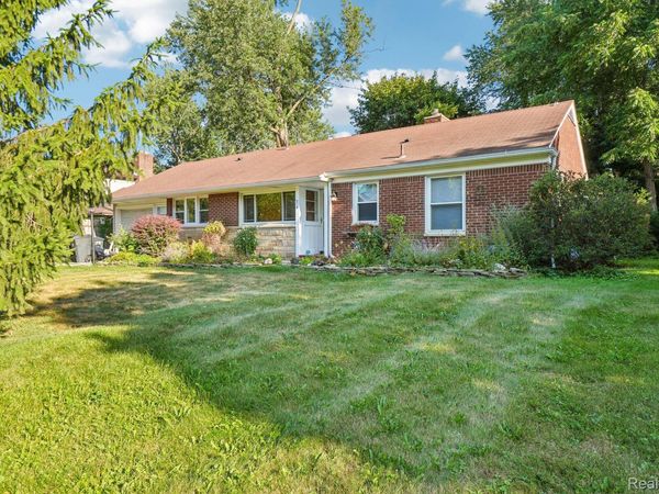 74 Barrington Road, Bloomfield Township, Mi 48302