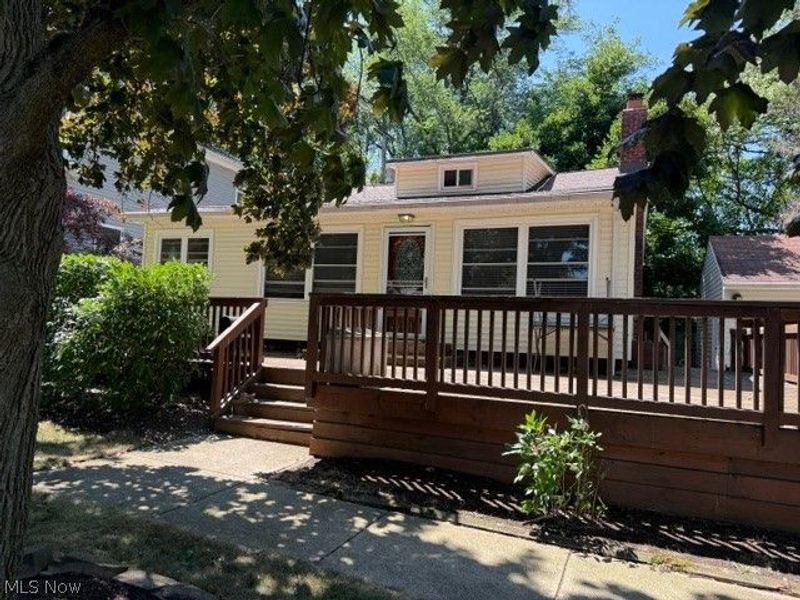 390 Oak Cliff Drive, Bay Village, OH 44140 Photo 1