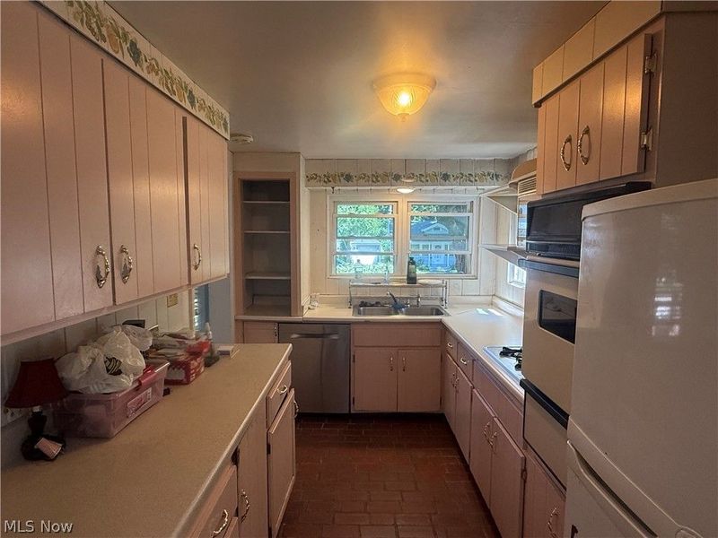 390 Oak Cliff Drive, Bay Village, OH 44140 Photo 5