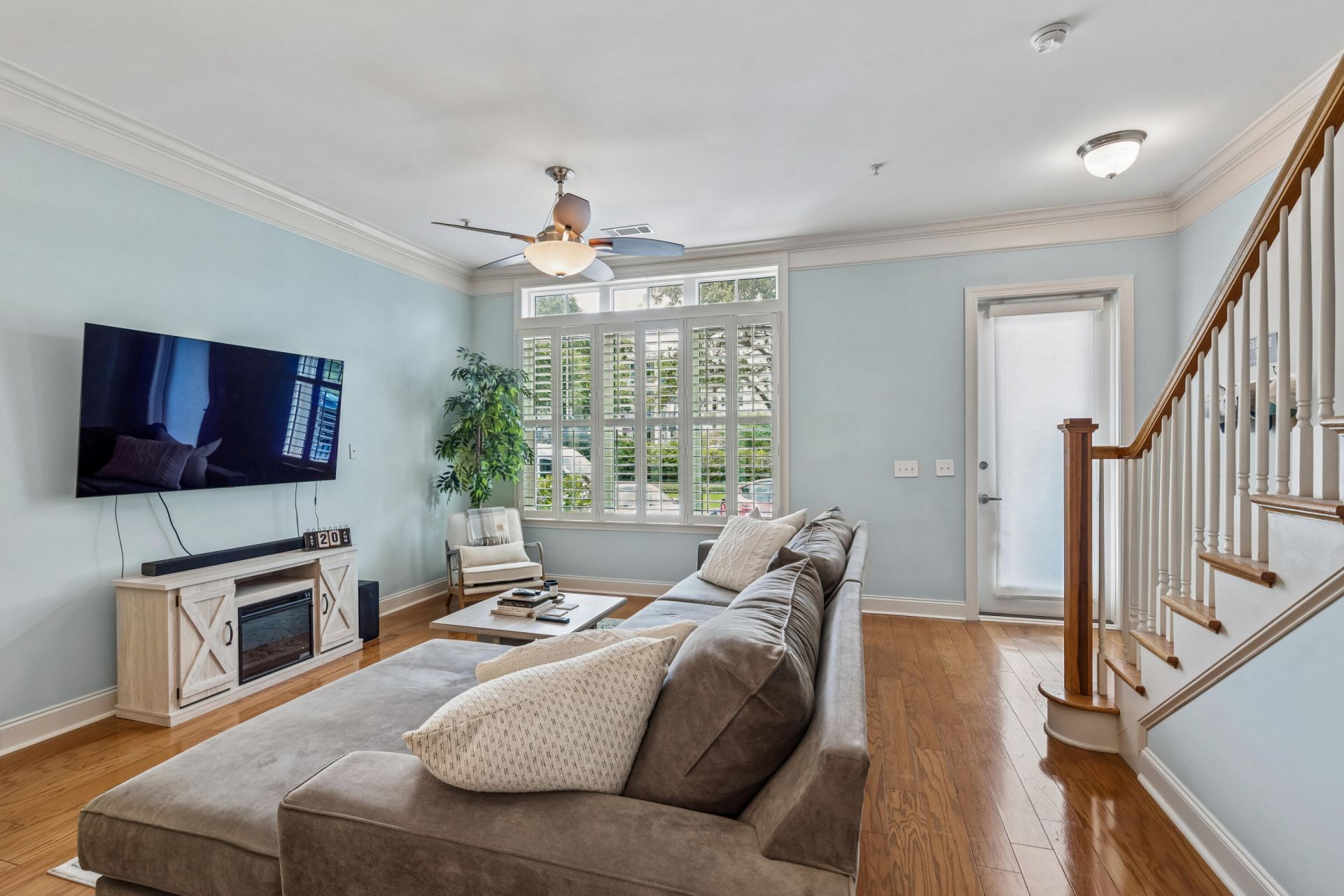 200 River Landing Drive Photo 4