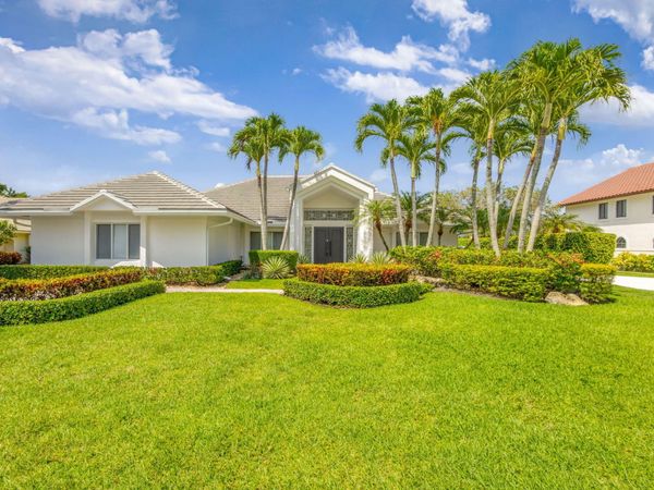 11 MARLWOOD Lane, Palm Beach Gardens, FL 33418