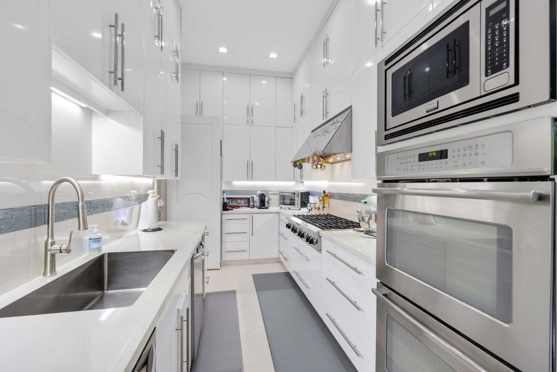 12 Sylvan Lane, Fort Lauderdale, FL 33316 Photo