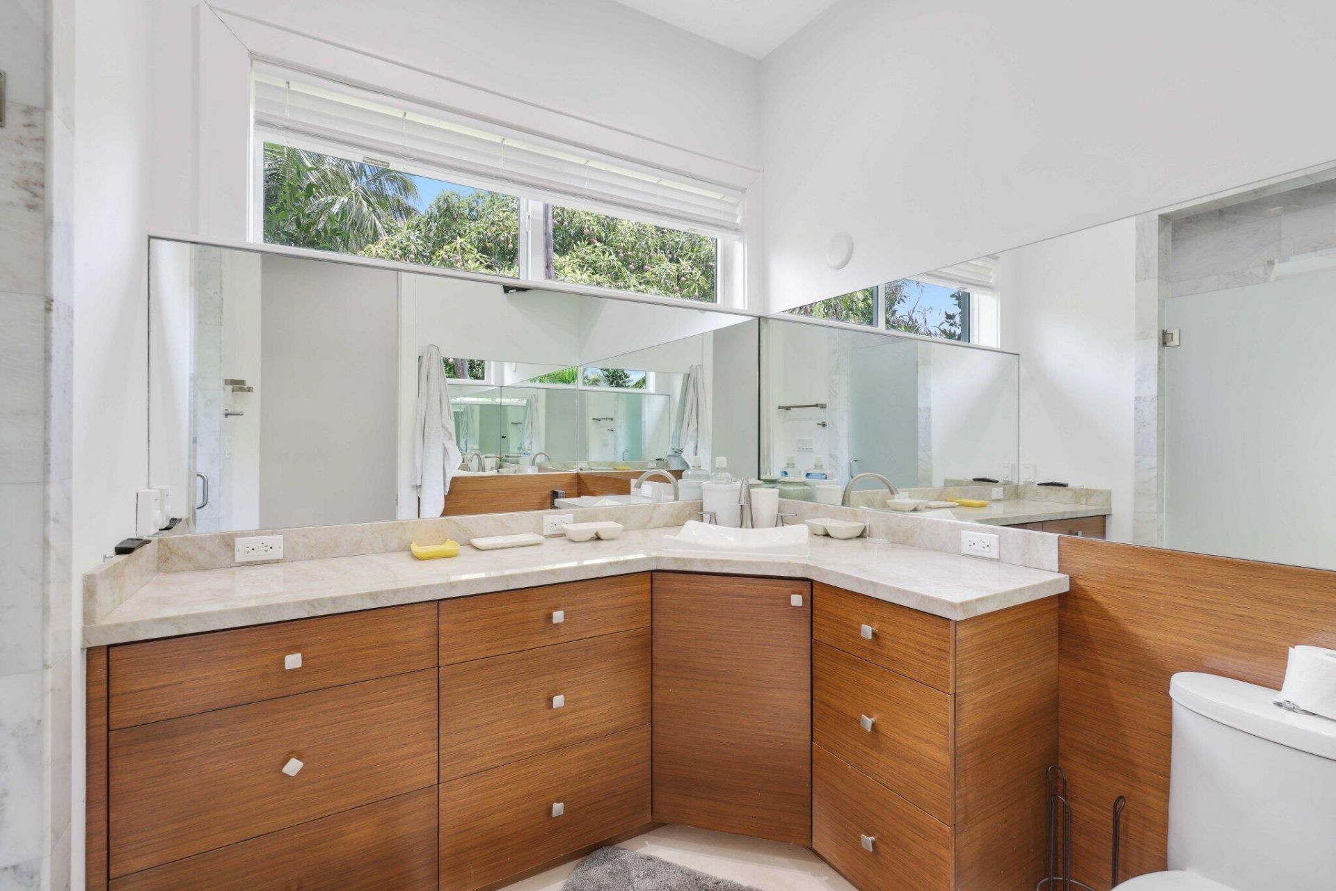 12 Sylvan Lane, Fort Lauderdale, FL 33316 Photo