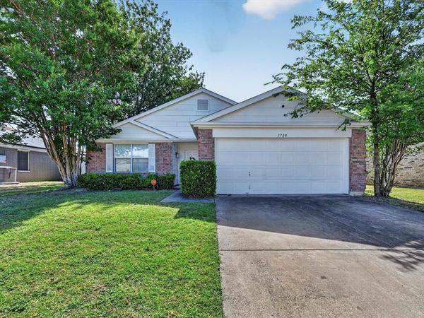 1720 Dartmouth Drive , Glenn Heights, TX 75154