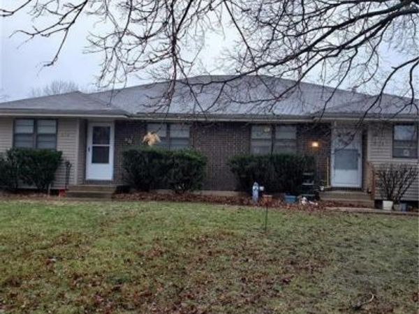 212-214 SW Westminister Road, Blue Springs, MO 64014