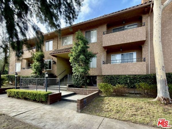 12940 Riverside Drive, Unit 201, Los Angeles, CA 91423