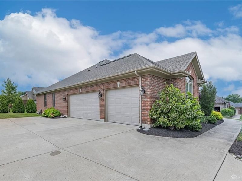 283 Crown Point Drive, Clearcreek Township, OH 45458 Photo 41