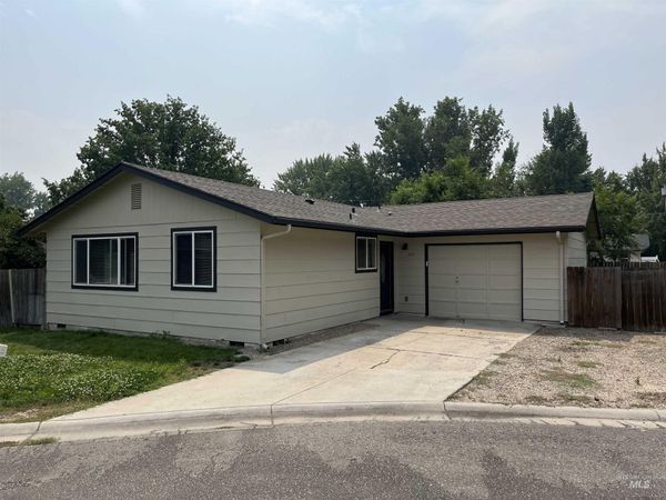 213 Nelson Ct., Middleton, ID 83644