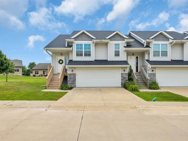 351 Cypress Ct, Solon, IA 52333