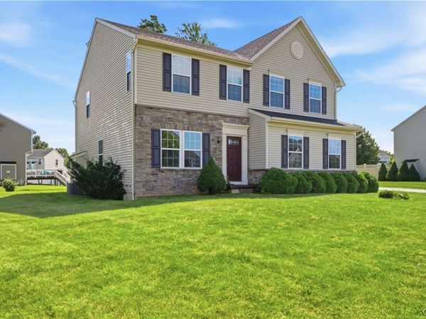 101 Rising Crest Circle, Minoa, NY 13116