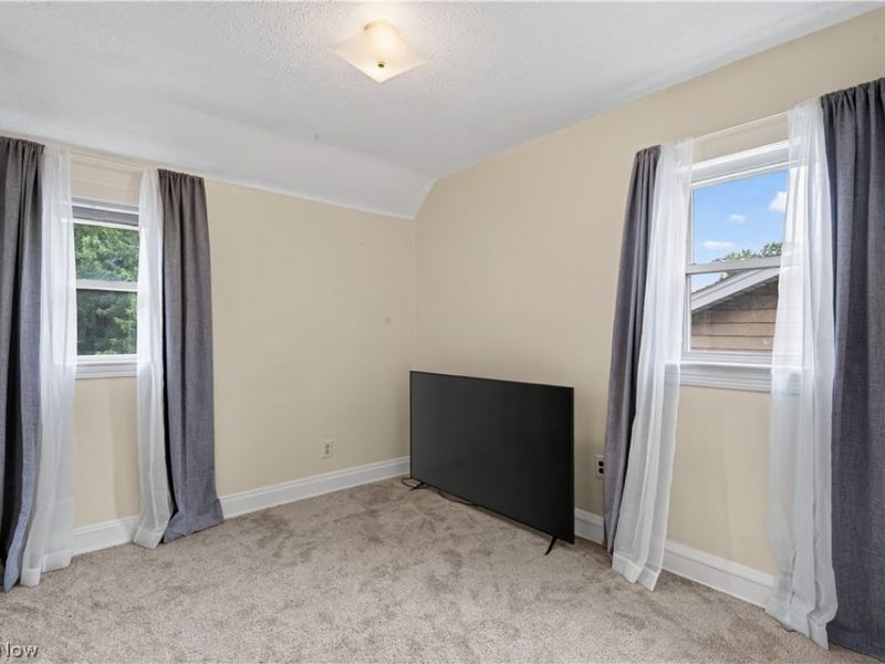 1111 Spring Road, Cleveland, OH 44109 Photo 27