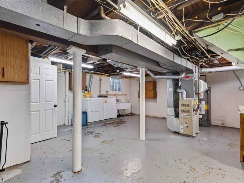 1111 Spring Road, Cleveland, OH 44109 Photo 32