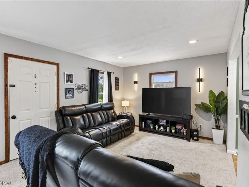 1111 Spring Road, Cleveland, OH 44109 Photo 8