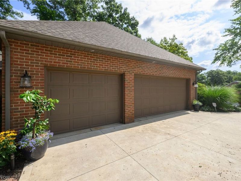 4063 Dunoon Circle NW, Canton, OH 44718 Photo 2