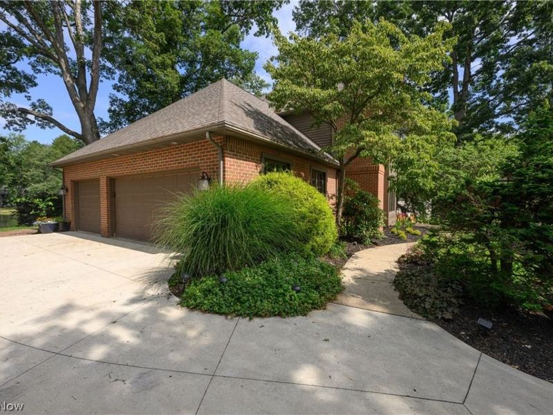 4063 Dunoon Circle NW, Canton, OH 44718 Photo 3