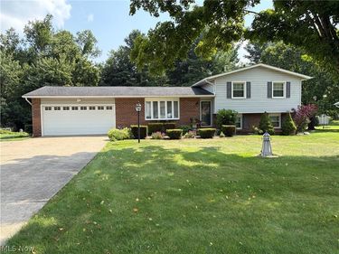 11280 Braddock Street NW, Canal Fulton, OH 44614