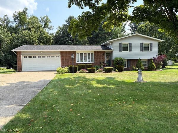 11280 Braddock Street NW, Canal Fulton, OH 44614