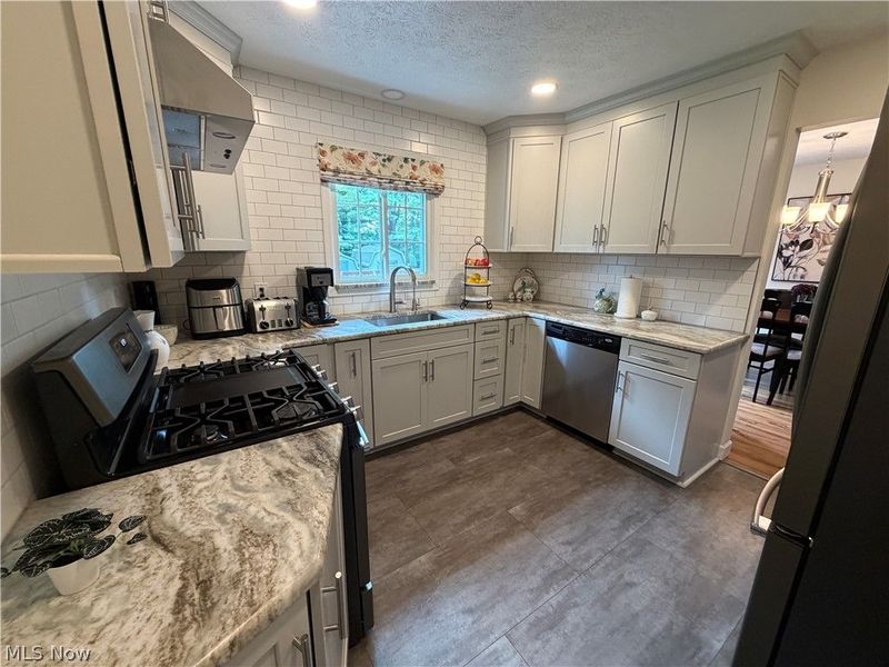 11280 Braddock Street NW, Canal Fulton, OH 44614 Photo 7