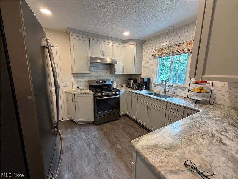 11280 Braddock Street NW, Canal Fulton, OH 44614 Photo 8