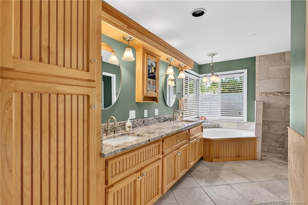 672 SE Pin Oak Terrace, Stuart, FL 34997 Photo