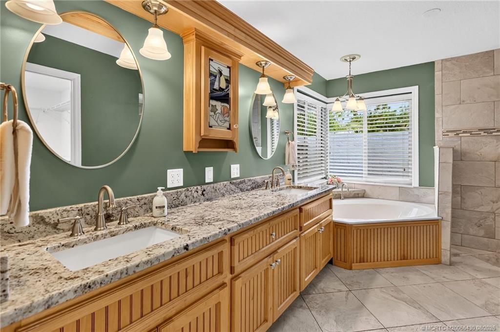 672 SE Pin Oak Terrace, Stuart, FL 34997 Photo