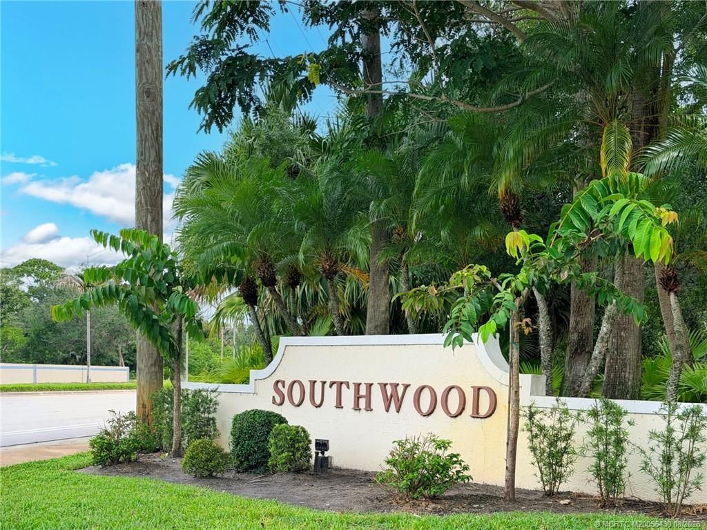 672 SE Pin Oak Terrace, Stuart, FL 34997 Photo