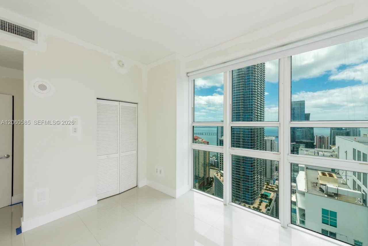 950 Brickell Bay Dr , Unit 4801, Miami, FL 33131 Photo