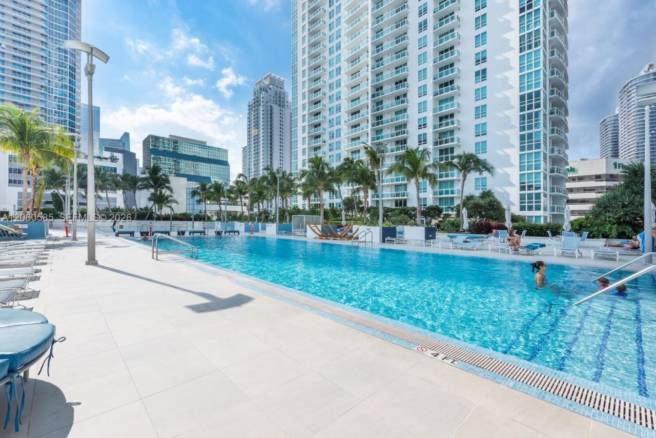 950 Brickell Bay Dr , Unit 4801, Miami, FL 33131 Photo