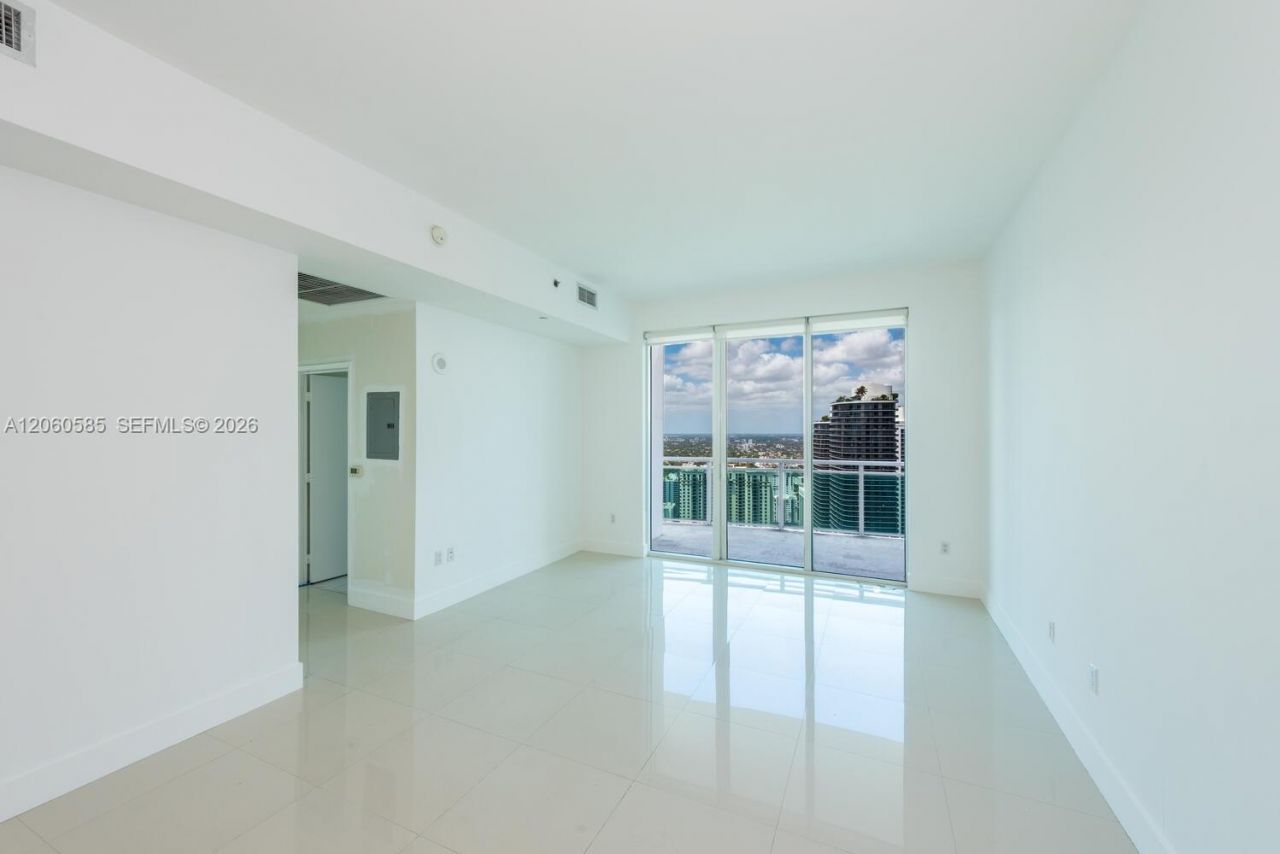 950 Brickell Bay Dr , Unit 4801, Miami, FL 33131 Photo
