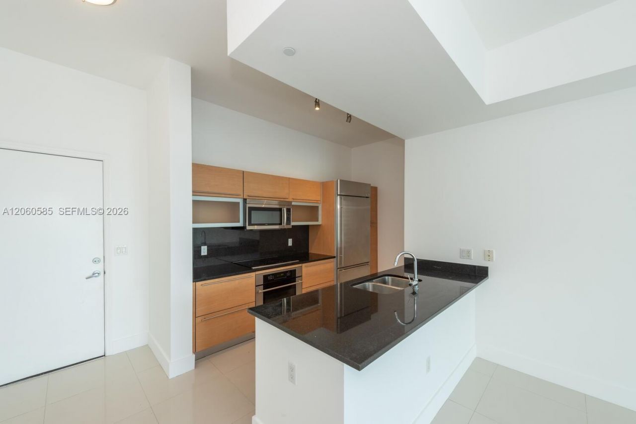 950 Brickell Bay Dr , Unit 4801, Miami, FL 33131 Photo