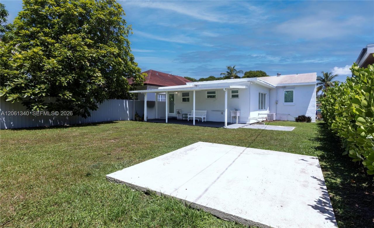 1950 SW 13th St , Miami, FL 33145 Photo