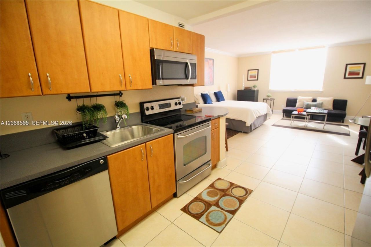 401 69th St, Unit 1502, Miami Beach, FL 33141 Photo