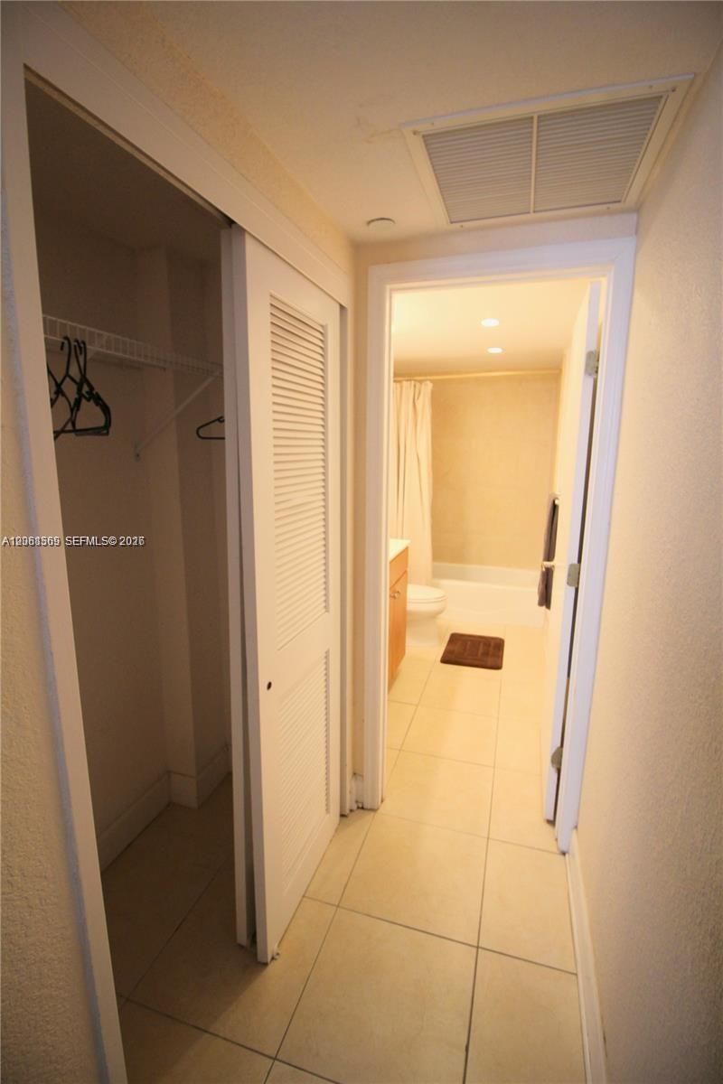 401 69th St, Unit 1502, Miami Beach, FL 33141 Photo