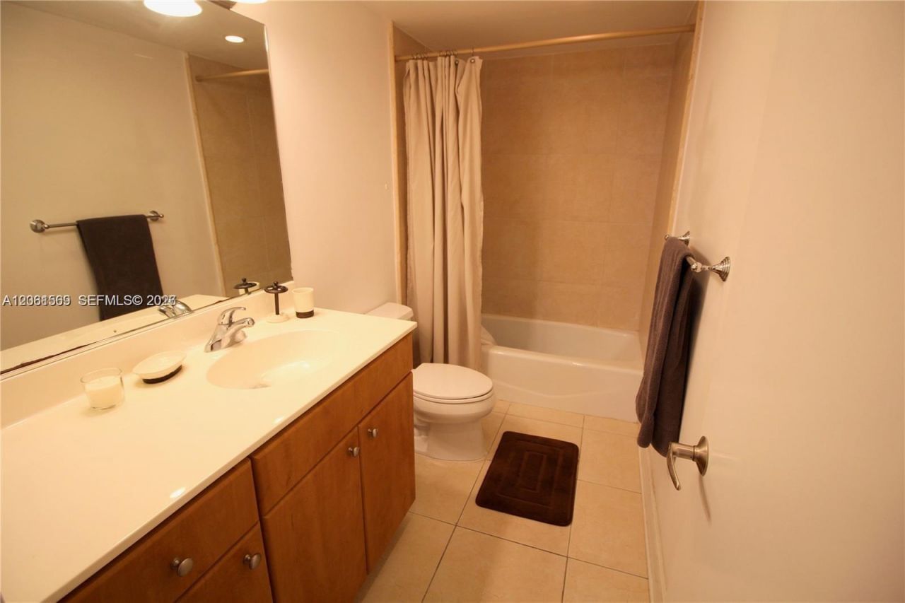 401 69th St, Unit 1502, Miami Beach, FL 33141 Photo