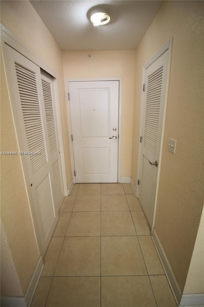 401 69th St, Unit 1502, Miami Beach, FL 33141 Photo