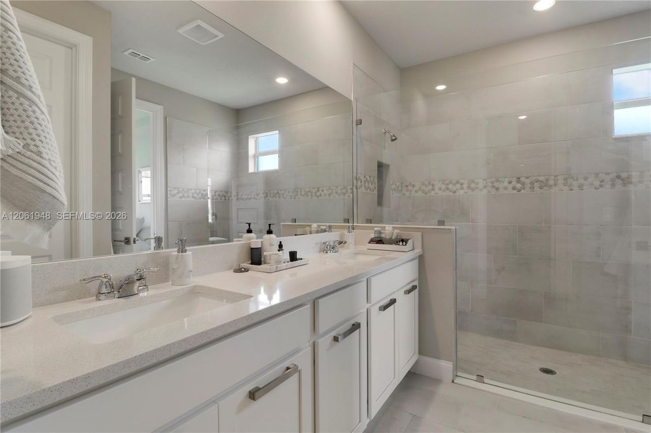 6489 NW Cloverdale Ave, Port Saint Lucie, FL 34987 Photo