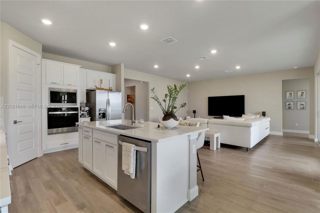 6489 NW Cloverdale Ave, Port Saint Lucie, FL 34987 Photo