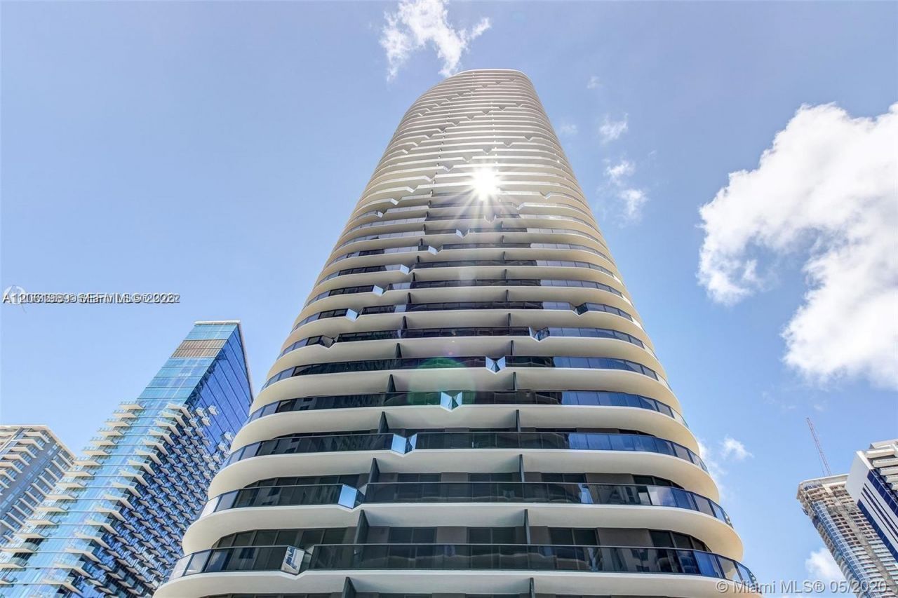 55 SW 9th St , Unit 2903, Miami, FL 33130 Photo