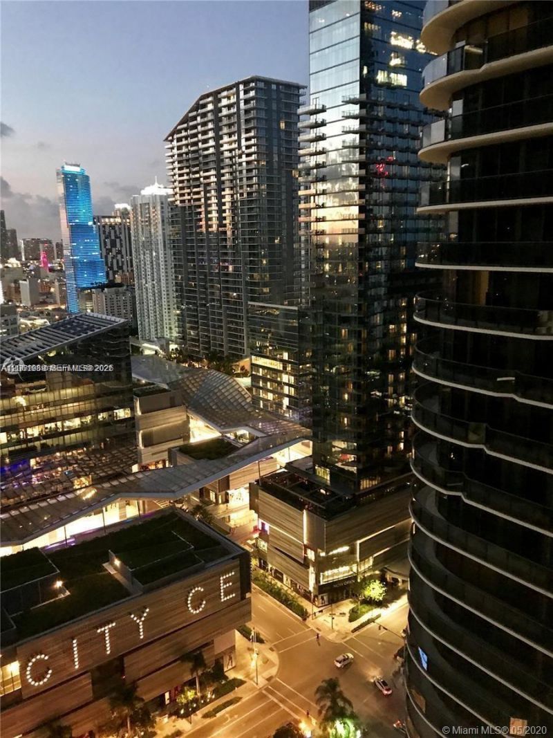 55 SW 9th St , Unit 2903, Miami, FL 33130 Photo