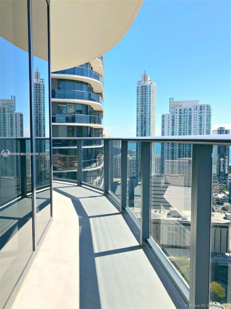 55 SW 9th St , Unit 2903, Miami, FL 33130 Photo