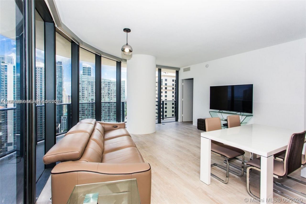 55 SW 9th St , Unit 2903, Miami, FL 33130 Photo