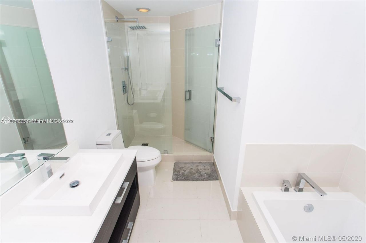 55 SW 9th St , Unit 2903, Miami, FL 33130 Photo