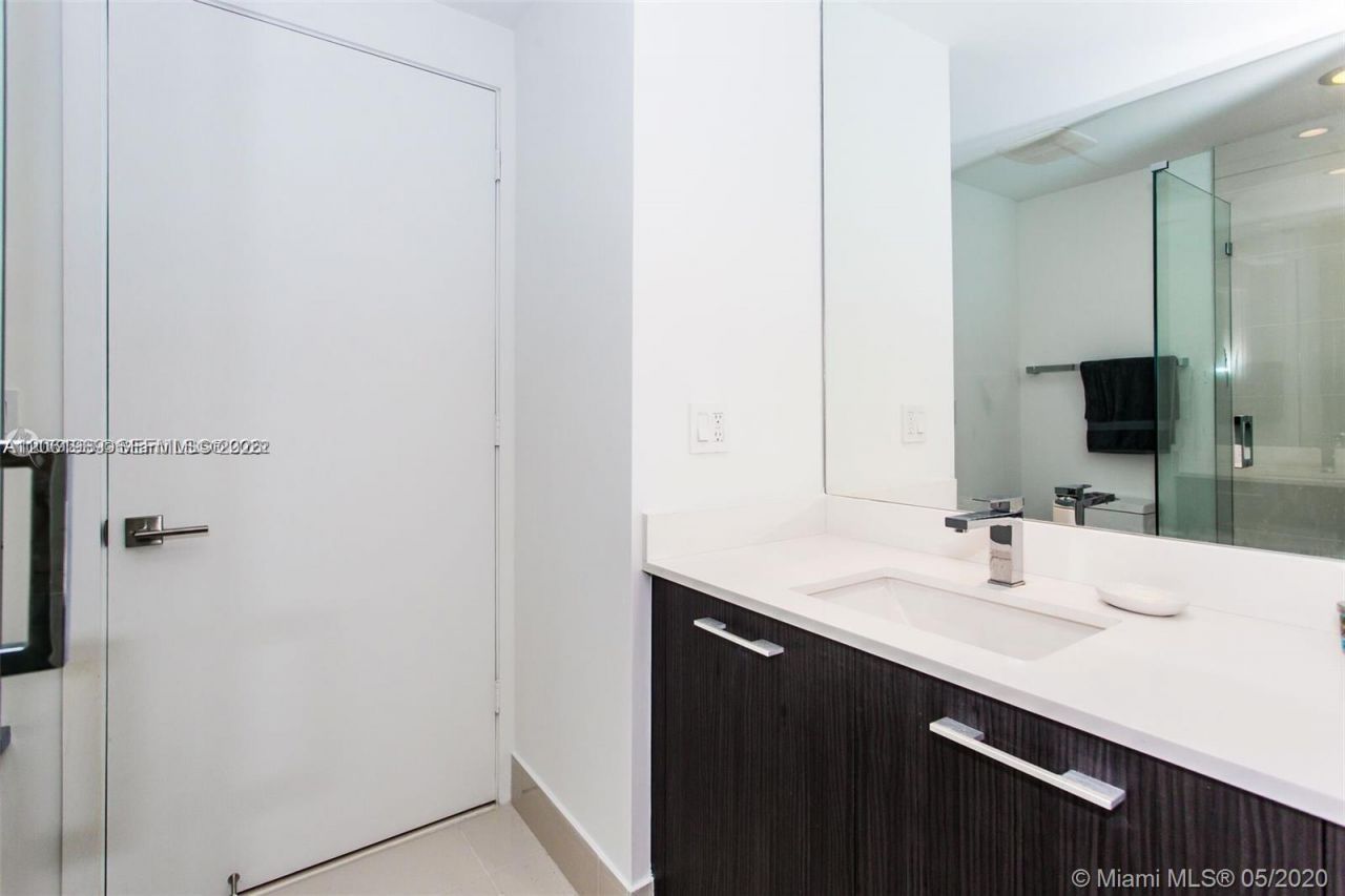 55 SW 9th St , Unit 2903, Miami, FL 33130 Photo