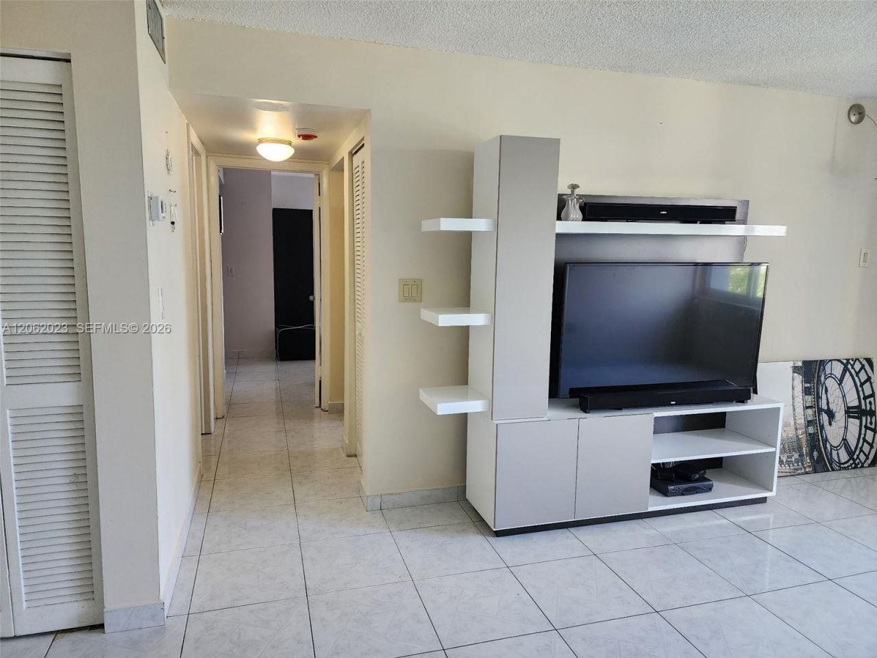 250 180th Dr , Unit 301, Sunny Isles Beach, FL 33160 Photo