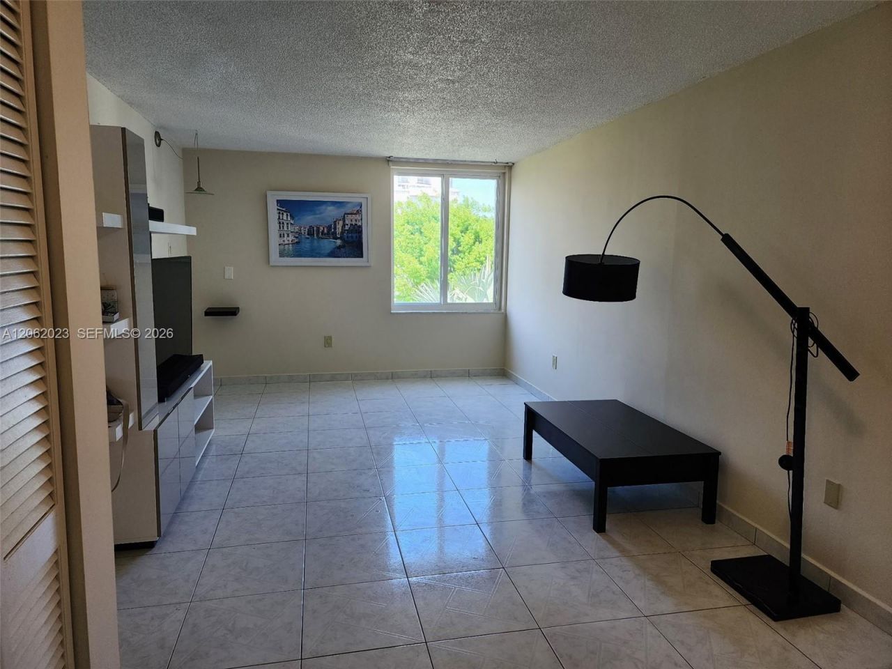 250 180th Dr , Unit 301, Sunny Isles Beach, FL 33160 Photo