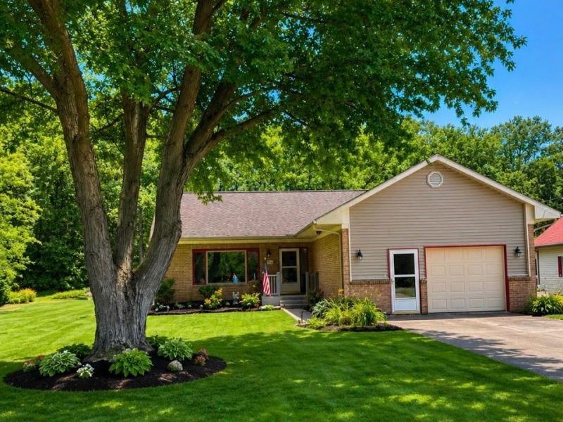 4656 E Karlite Drive, Port Clinton, OH 43452 Photo 1