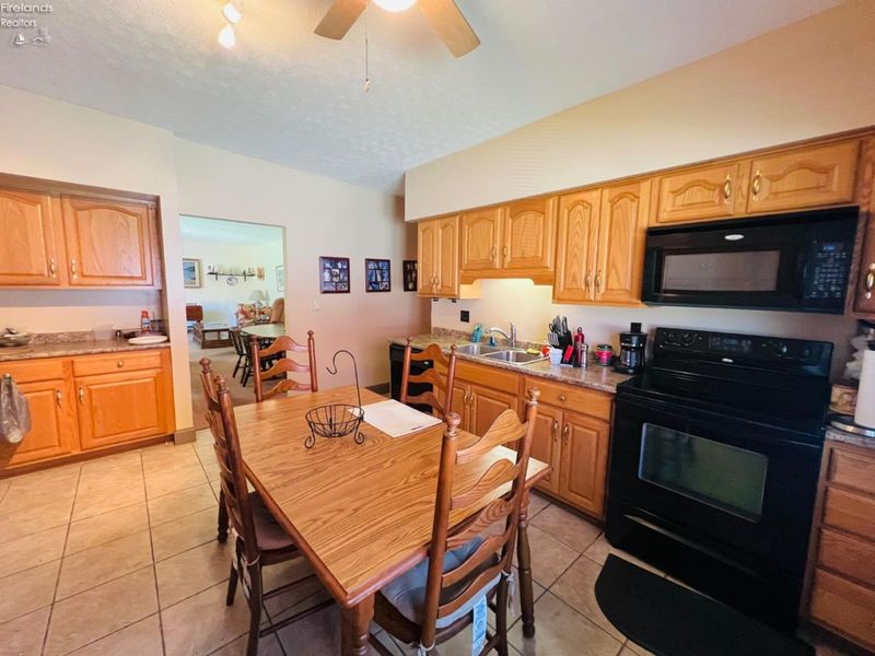 4656 E Karlite Drive, Port Clinton, OH 43452 Photo 7